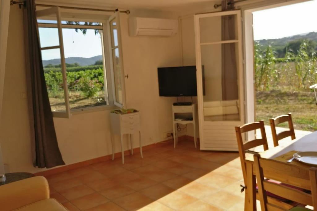 Les Vignes Et La Pinede Pres De La Appartement *